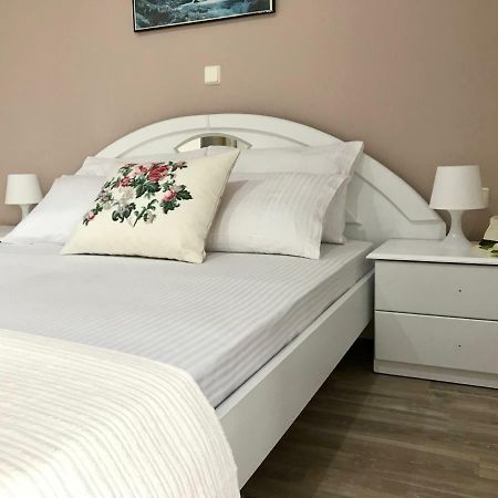 Joy Hotel Sarandë 외부 사진