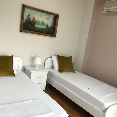 Joy Hotel Sarandë 외부 사진