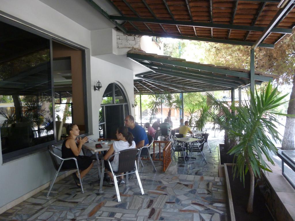 Joy Hotel Sarandë 외부 사진
