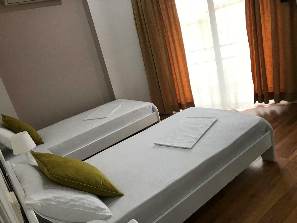 Joy Hotel Sarandë 외부 사진