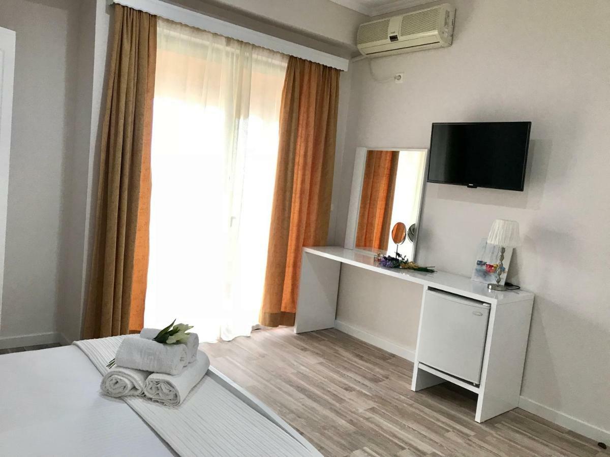 Joy Hotel Sarandë 외부 사진
