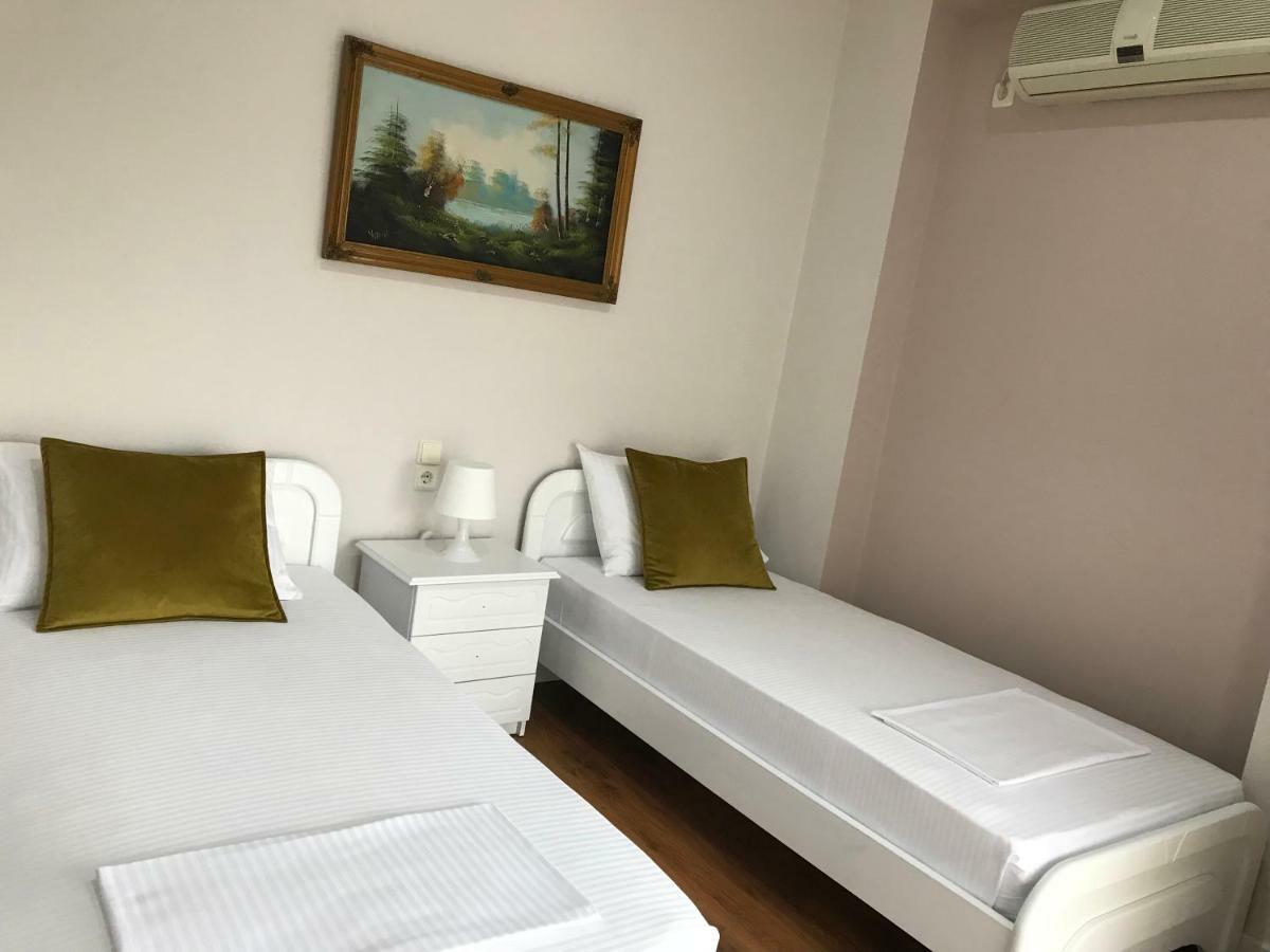 Joy Hotel Sarandë 외부 사진