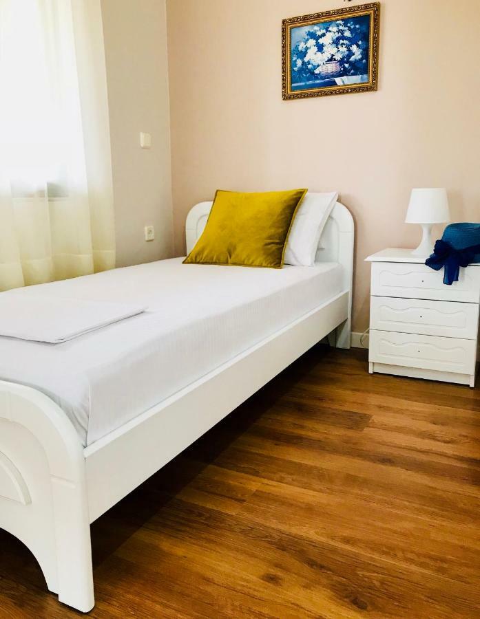 Joy Hotel Sarandë 외부 사진