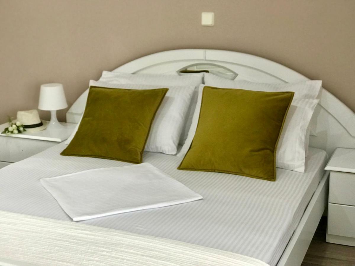 Joy Hotel Sarandë 외부 사진
