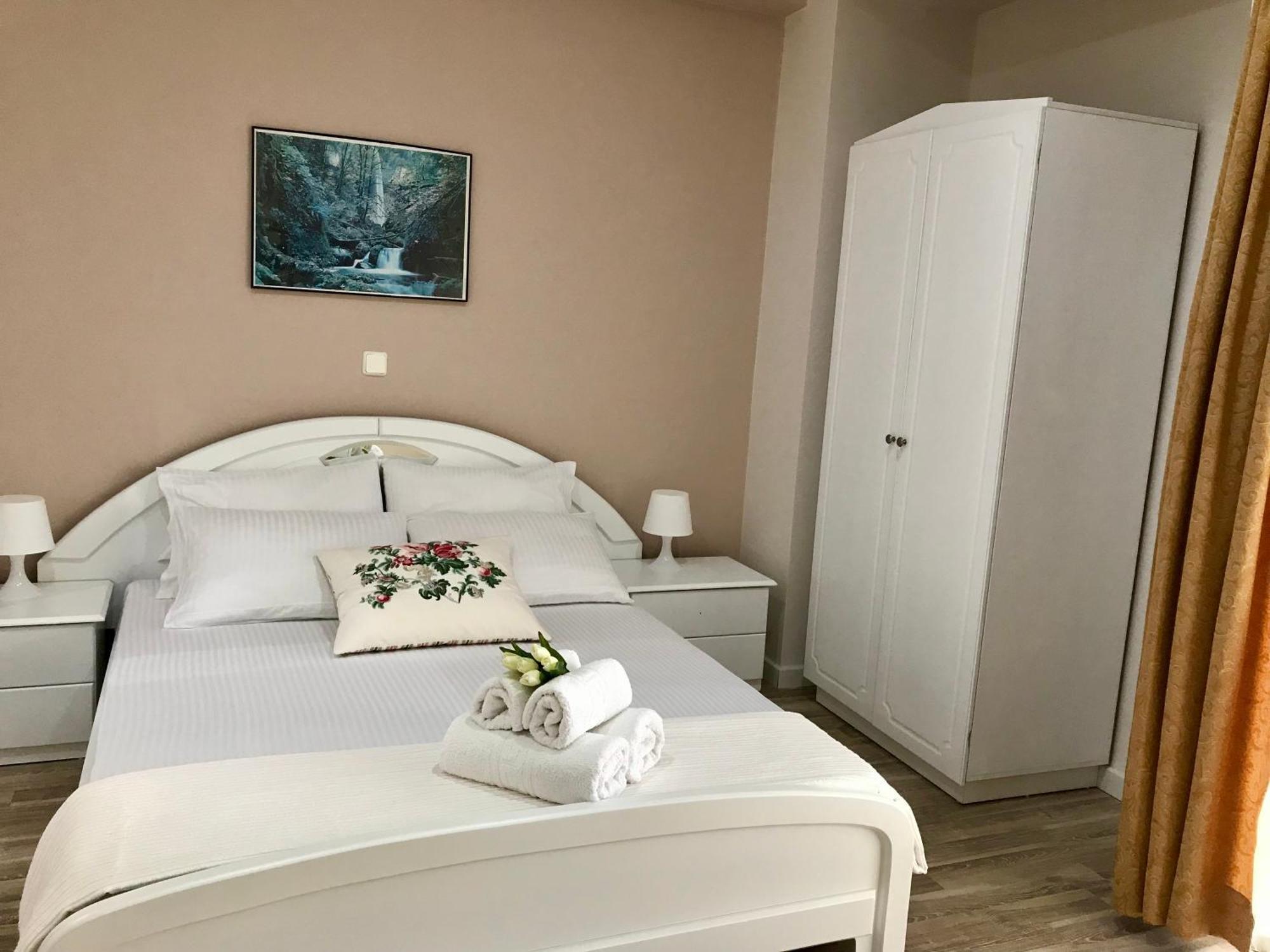 Joy Hotel Sarandë 외부 사진