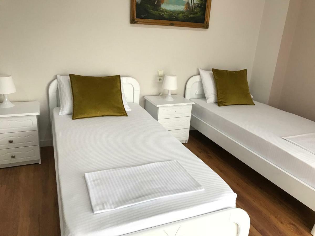 Joy Hotel Sarandë 외부 사진