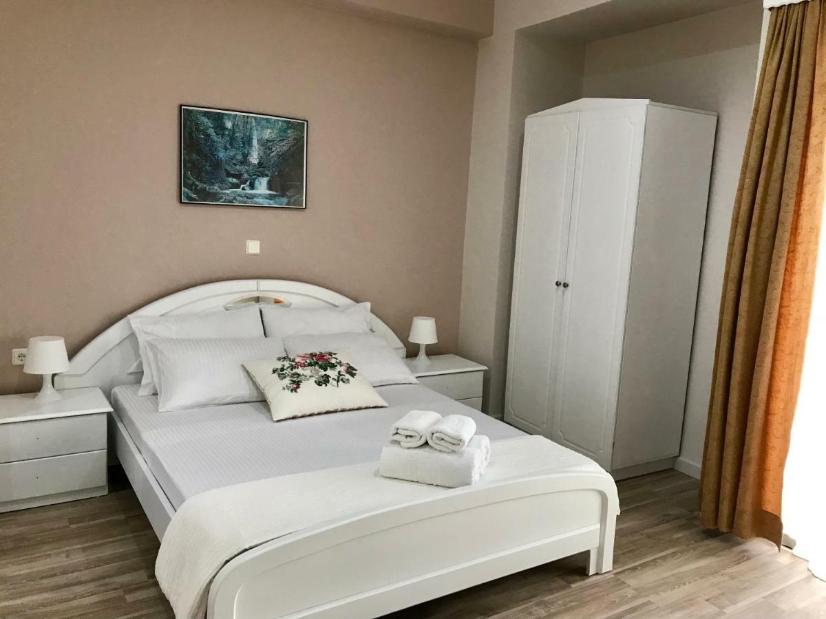 Joy Hotel Sarandë 외부 사진